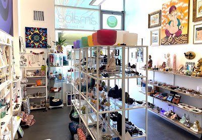 Display isle with crystals including crystal towers and druse