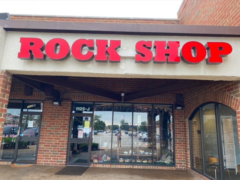 Crystal Earth Rock Shop Metaphysical Store storefront in Lombard Illinois