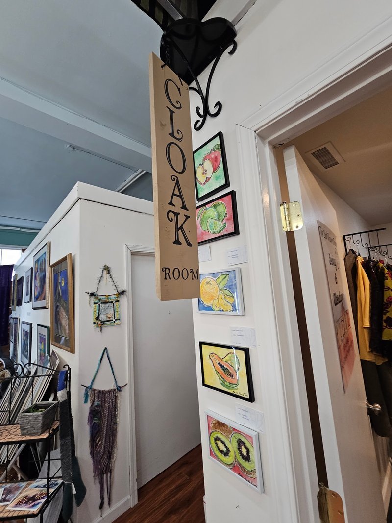 Crystal Heart Books, Inc. Metaphysical Store storefront in Hillsboro Oregon