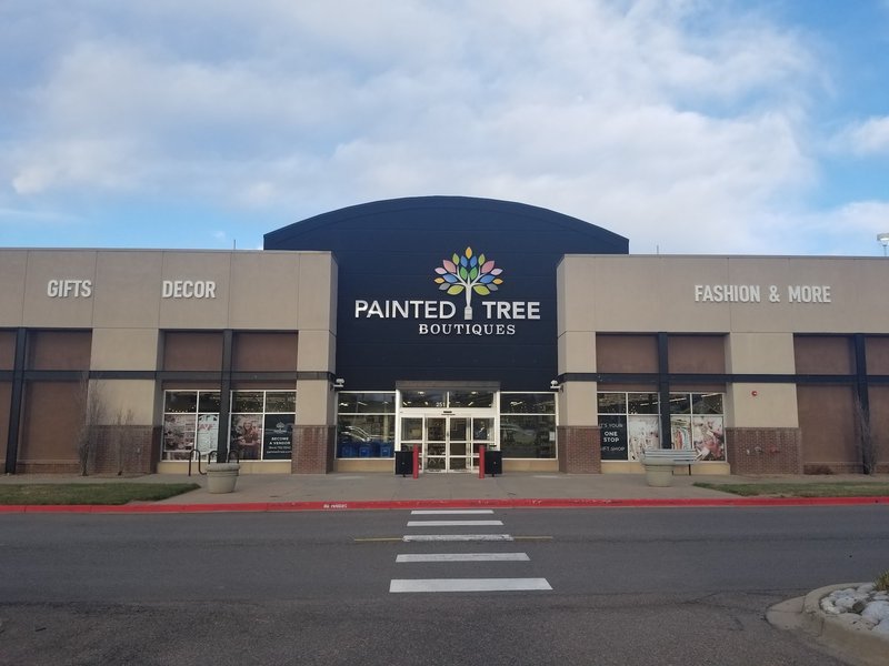 Earthside Magickal Collective Metaphysical Store storefront in Northglenn Colorado