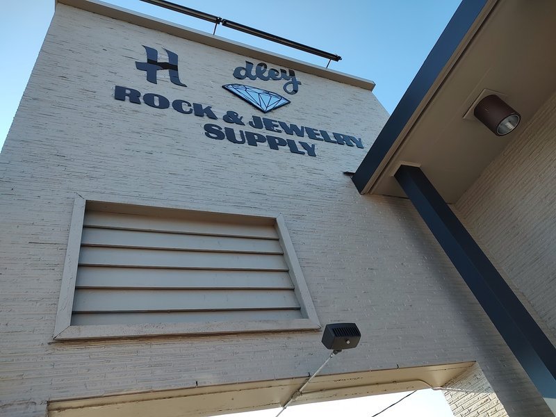 Handley Rock & Jewelry Supply Rock Shop storefront in Vancouver Washington