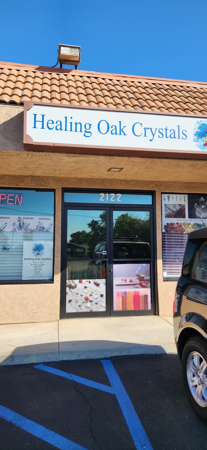 Healing Oak Crystals Metaphysical Store storefront in Simi Valley California