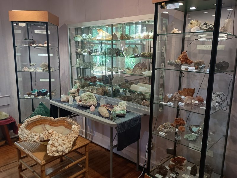 High Springs Emporium Rock Shop Rock Shop storefront in High Springs Florida