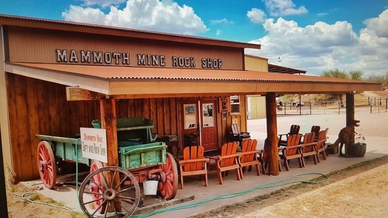 Mammoth Mine Rock Shop Rock Shop storefront in Apache Junction Arizona