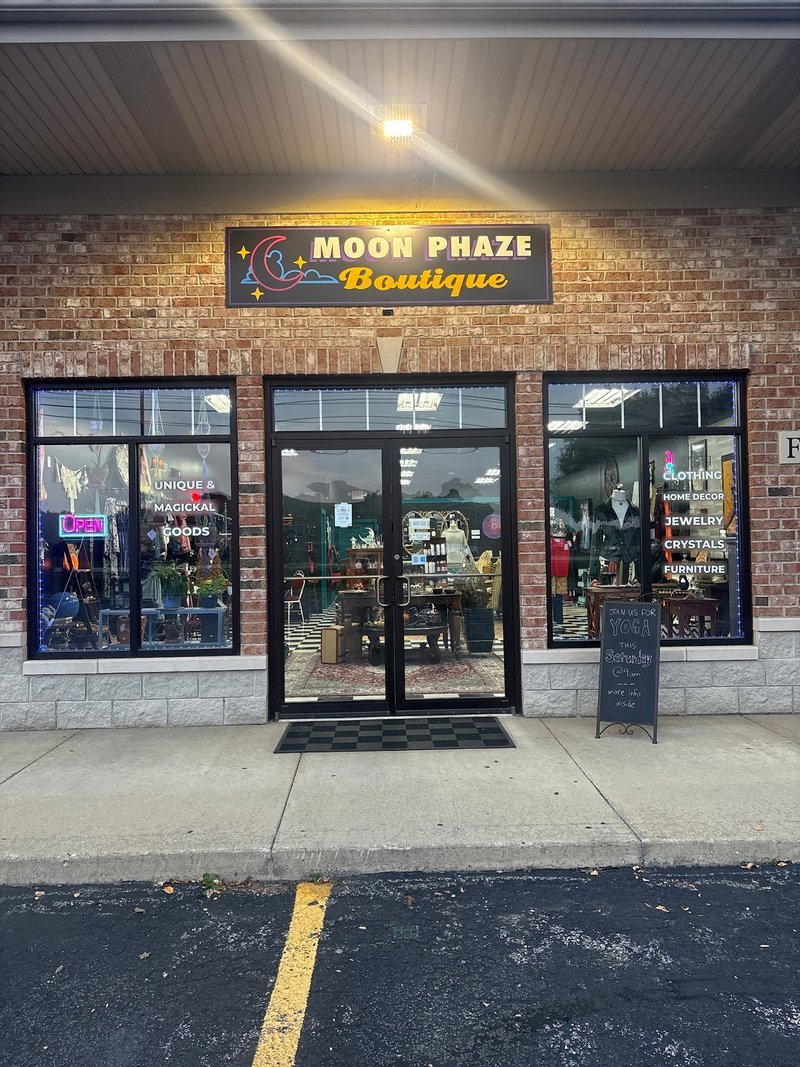 Moon Phaze Boutique Metaphysical Store storefront in Yorkville Illinois