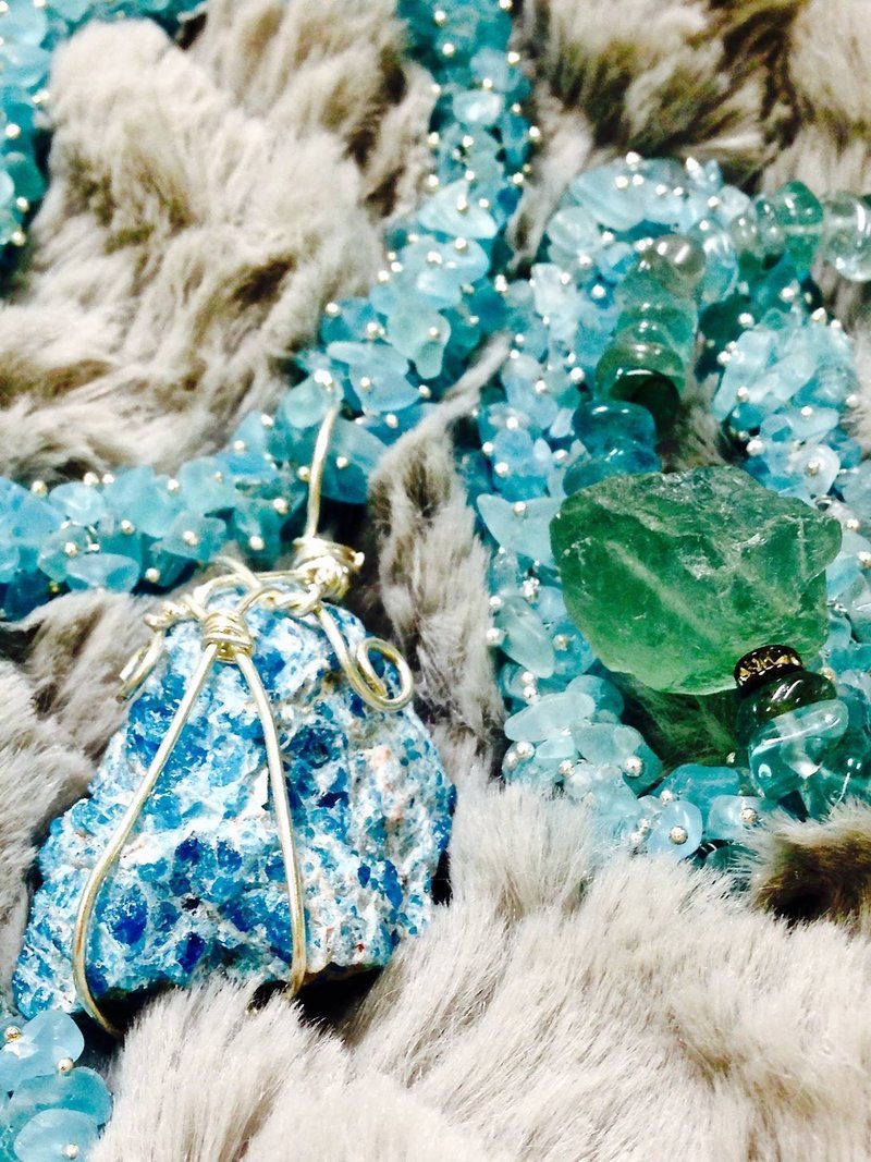 Shop interior featuring gemstones, healing crystals, and spiritual products